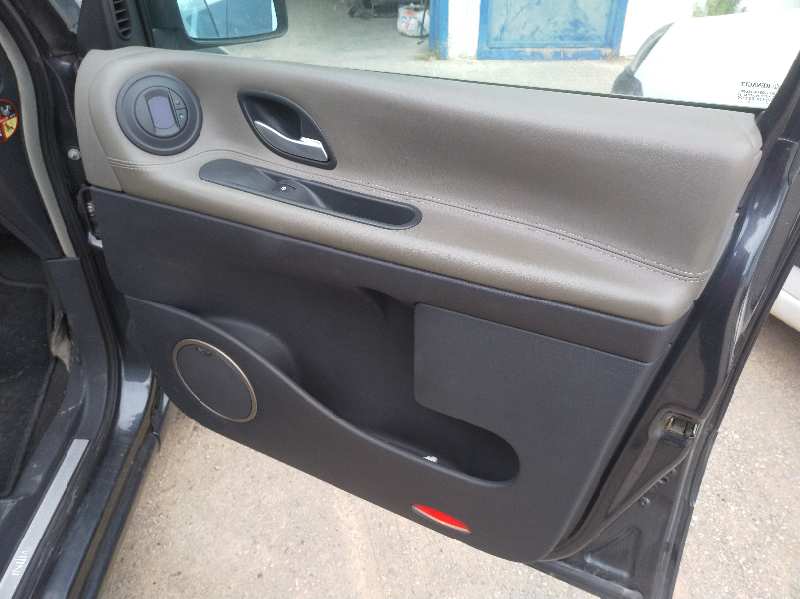 ELEVALUNAS DELANTERO DERECHO