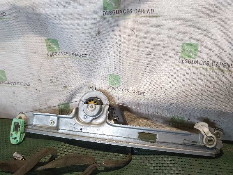 ELEVALUNAS DELANTERO DERECHO