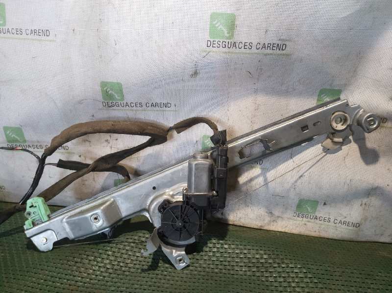 ELEVALUNAS DELANTERO DERECHO