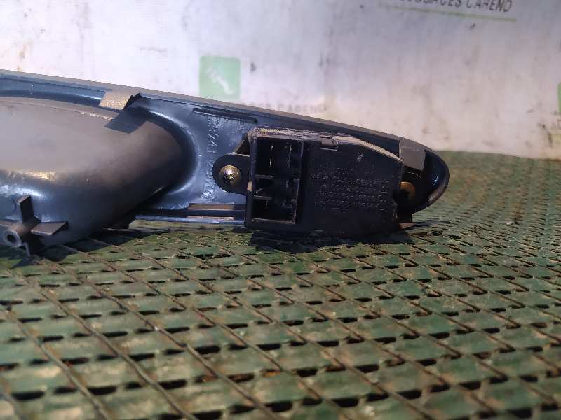 MANDO ELEVALUNAS DELANTERO DERECHO