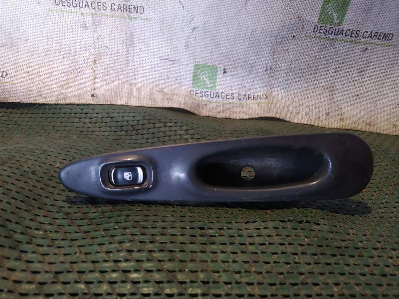 MANDO ELEVALUNAS DELANTERO DERECHO