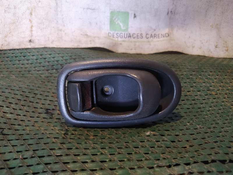 MANETA INTERIOR DELANTERA IZQUIERDA