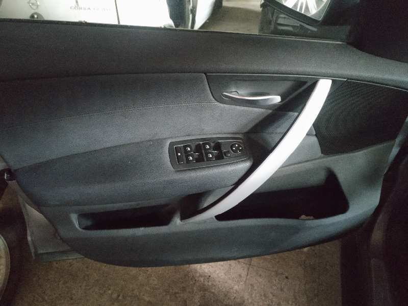 GUARNECIDO PUERTA DELANTERA IZQUIERDA