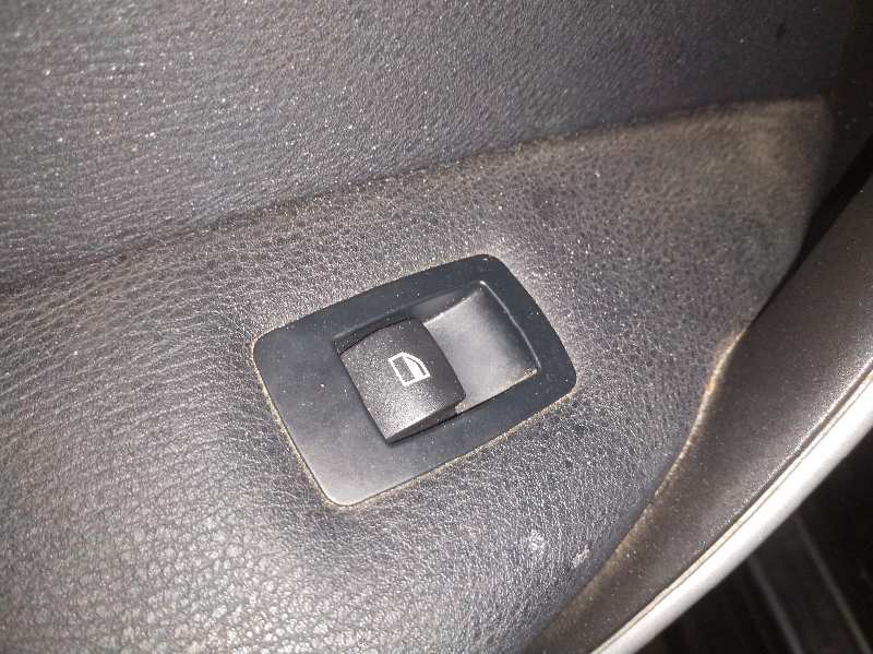 MANDO ELEVALUNAS TRASERO IZQUIERDO