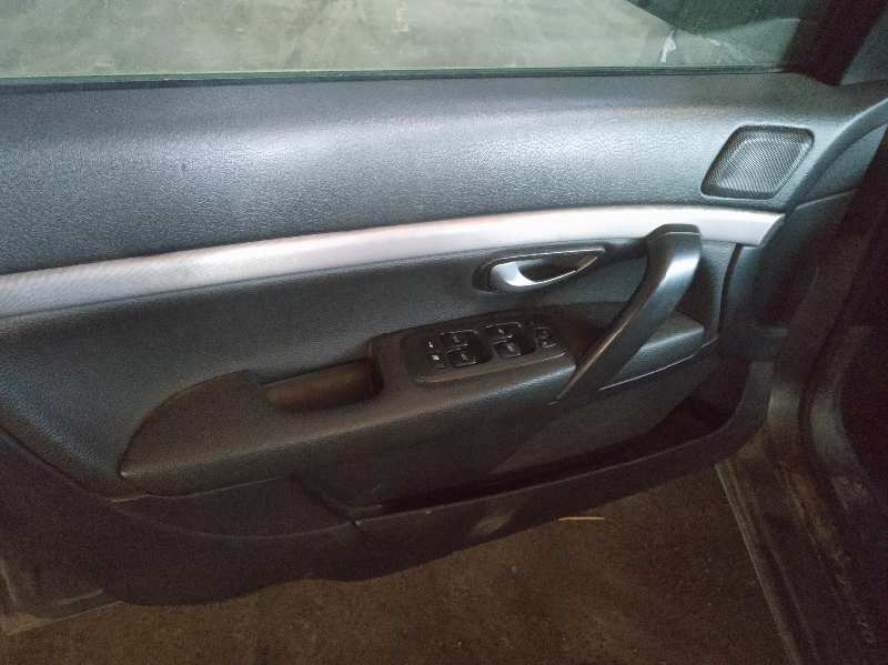 ELEVALUNAS DELANTERO IZQUIERDO