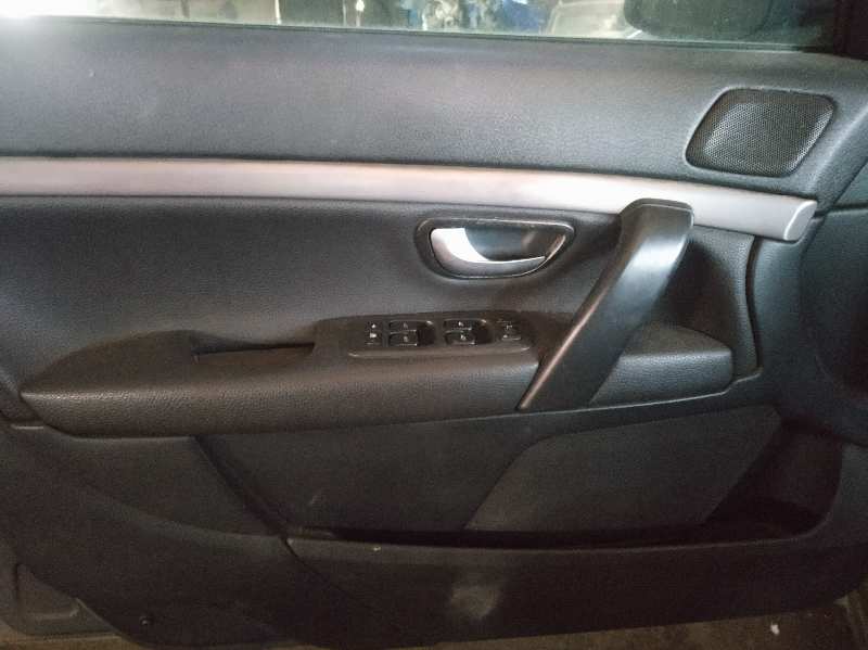 GUARNECIDO PUERTA DELANTERA IZQUIERDA