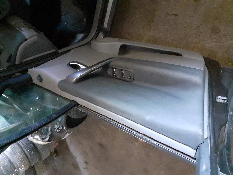 ELEVALUNAS DELANTERO IZQUIERDO