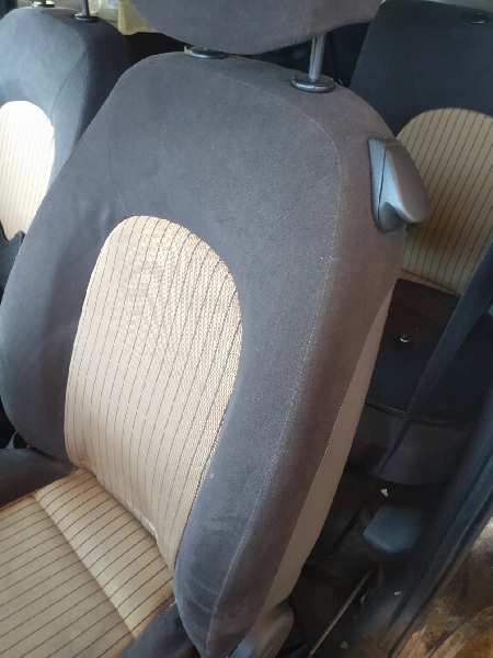 ASIENTO DELANTERO IZQUIERDO