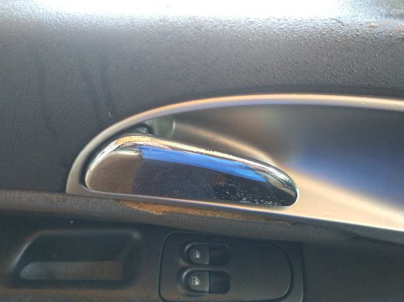 MANETA INTERIOR DELANTERA IZQUIERDA