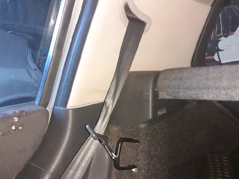 CINTURON SEGURIDAD TRASERO DERECHO