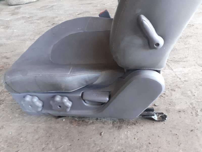 ASIENTO DELANTERO IZQUIERDO