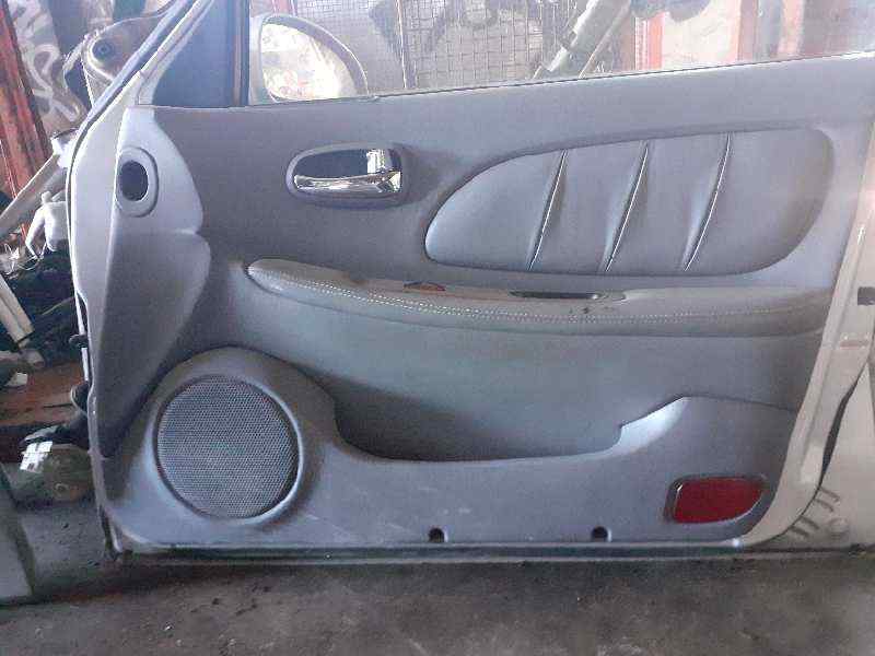 GUARNECIDO PUERTA DELANTERA DERECHA