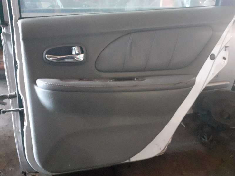 GUARNECIDO PUERTA TRASERA DERECHA