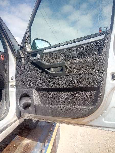 GUARNECIDO PUERTA DELANTERA DERECHA