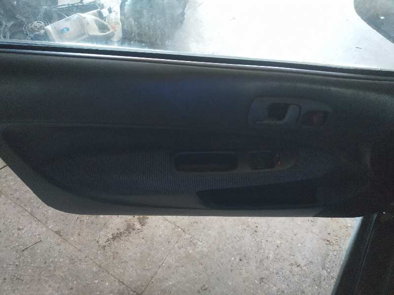 GUARNECIDO PUERTA DELANTERA IZQUIERDA