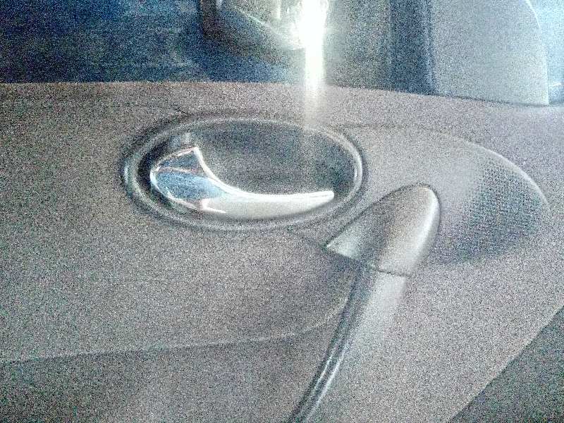 MANETA INTERIOR DELANTERA IZQUIERDA