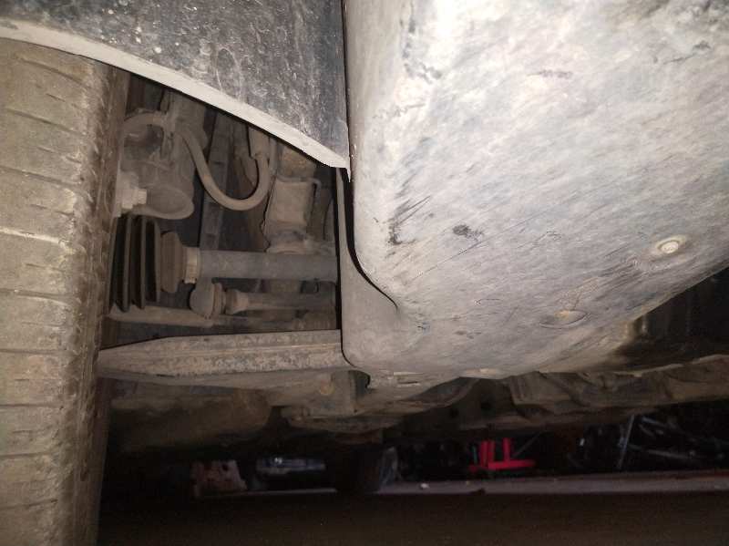 BRAZO SUSPENSION INFERIOR DELANTERO DERECHO