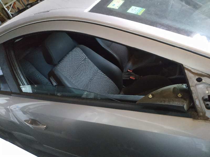 LUNA DELANTERA DERECHA