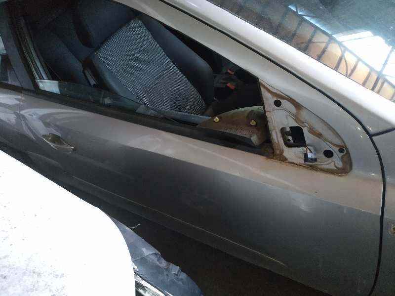 ELEVALUNAS DELANTERO DERECHO