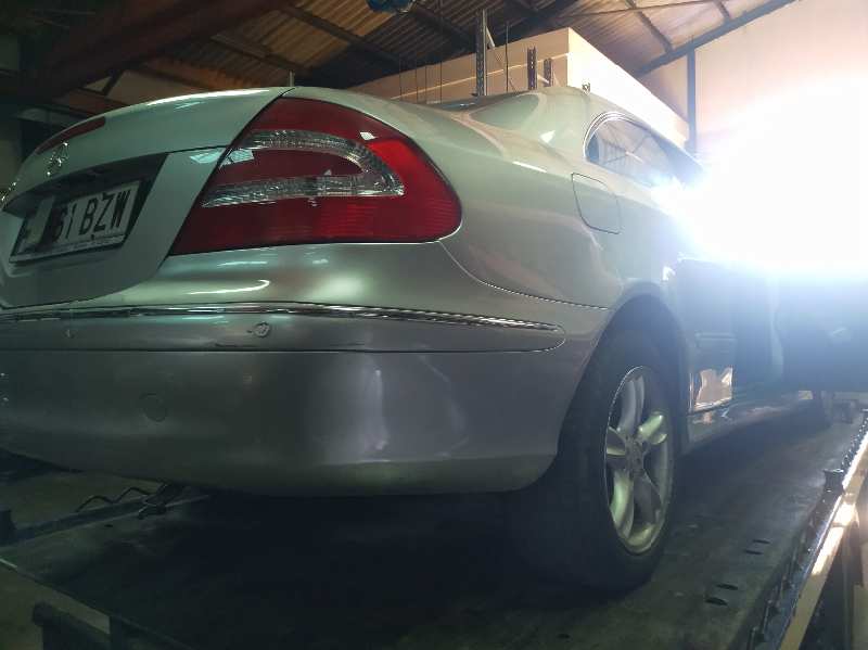 ELEVALUNAS DELANTERO DERECHO