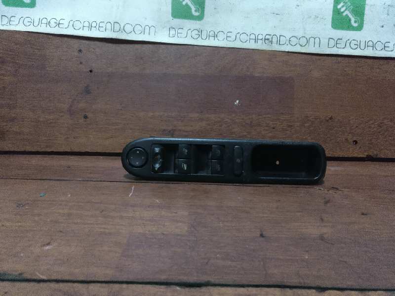 MANDO ELEVALUNAS DELANTERO IZQUIERDO 