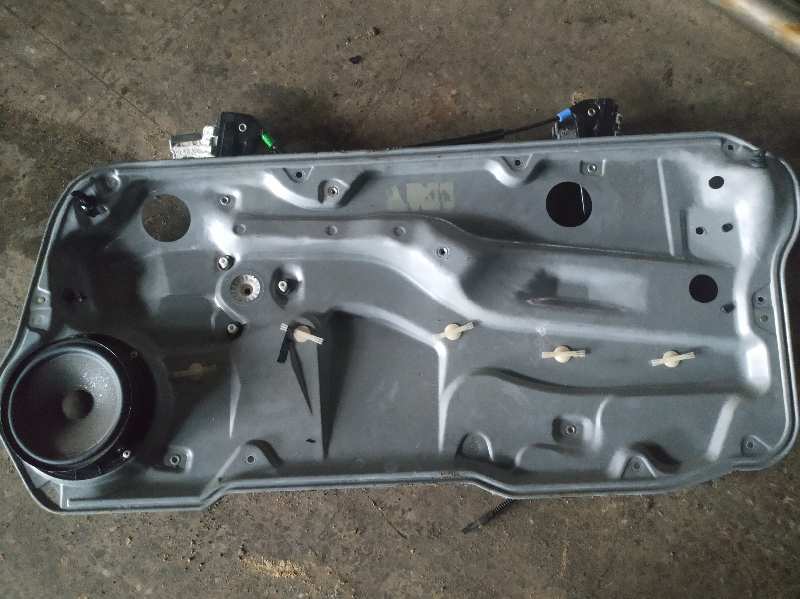 ELEVALUNAS DELANTERO DERECHO