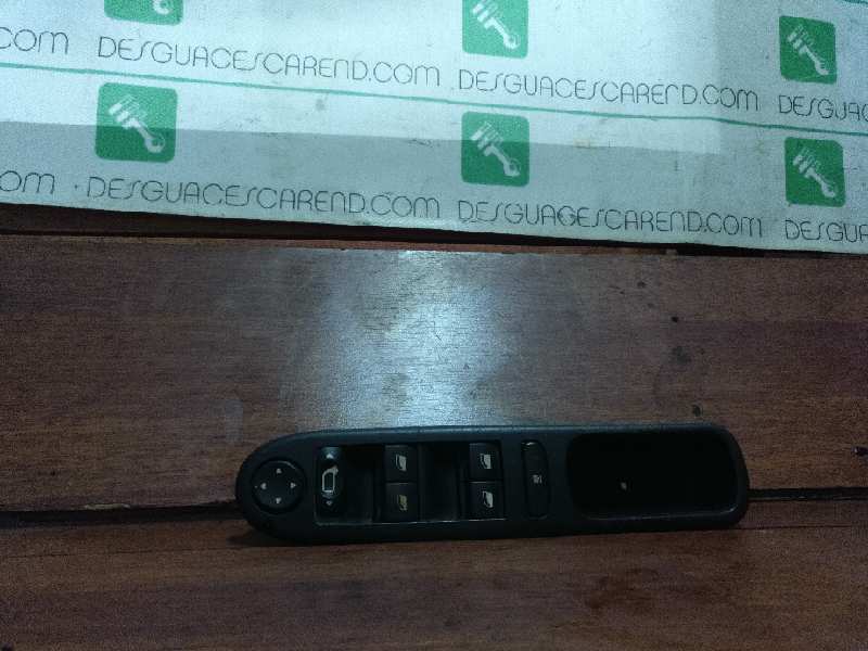 MANDO ELEVALUNAS DELANTERO IZQUIERDO 