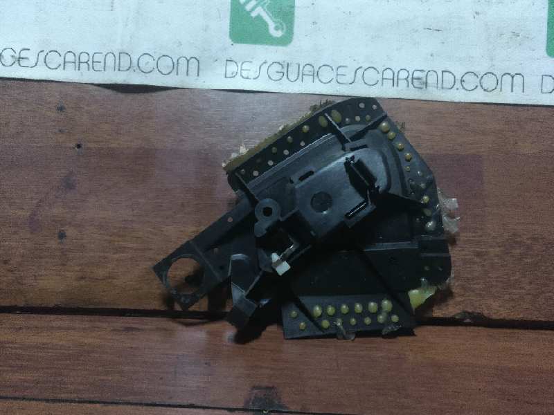 MANETA INTERIOR DELANTERA DERECHA