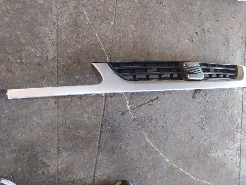 REJILLA DELANTERA SEAT AROSA (6H1)