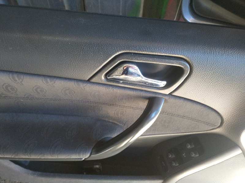 MANETA INTERIOR DELANTERA IZQUIERDA