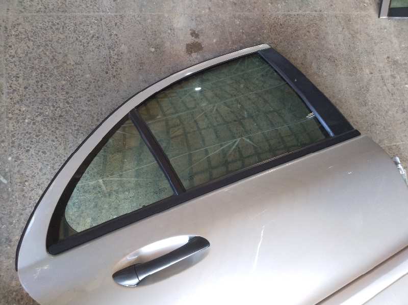 LUNA TRASERA DERECHA