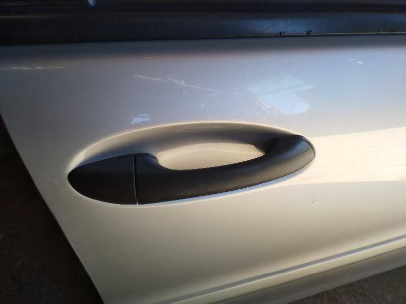 MANETA EXTERIOR DELANTERA DERECHA