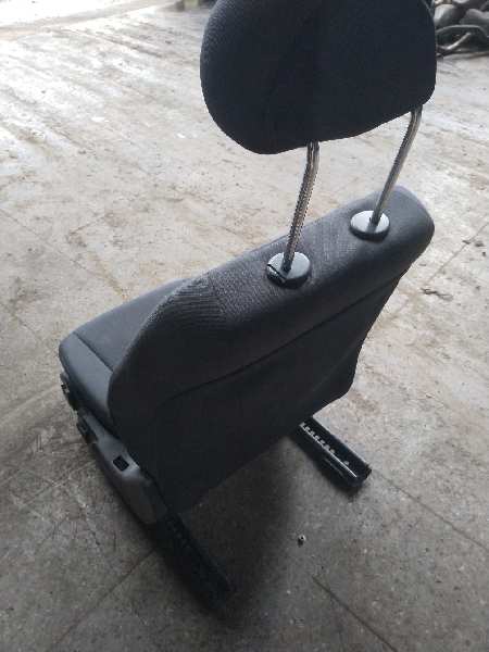 ASIENTO DELANTERO IZQUIERDO