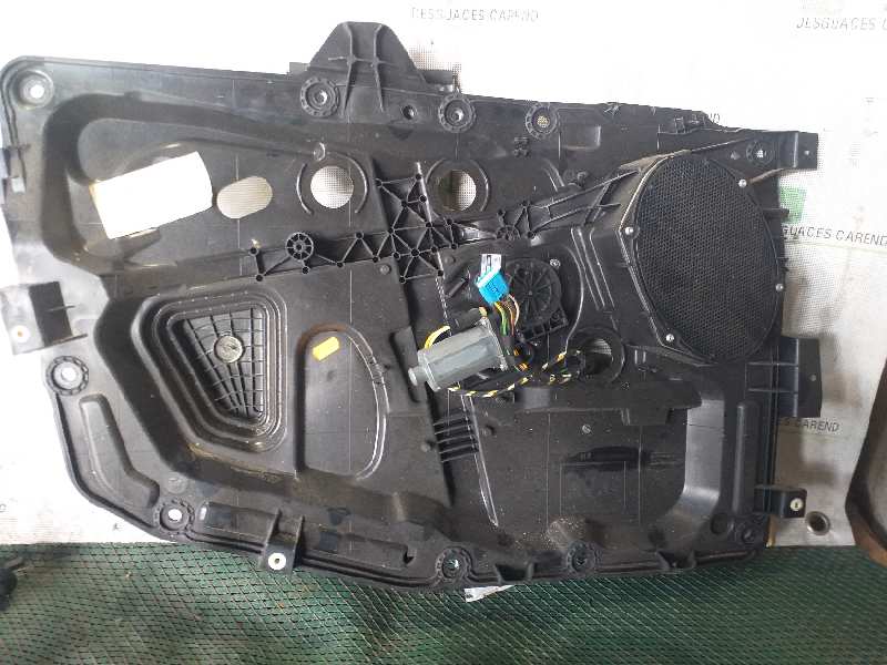 ELEVALUNAS DELANTERO IZQUIERDO