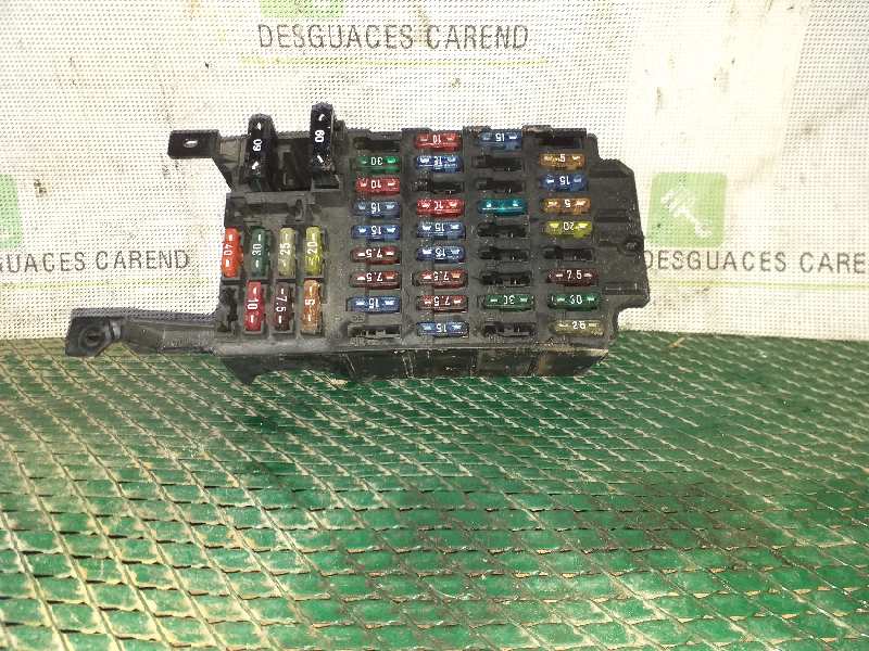 CAJA RELES / FUSIBLES