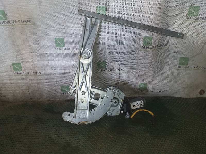 ELEVALUNAS DELANTERO DERECHO