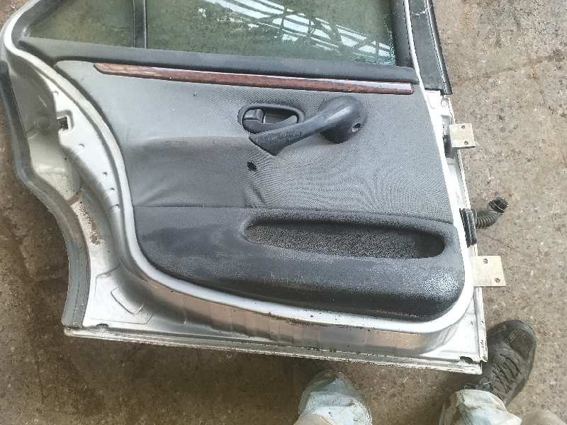 GUARNECIDO PUERTA TRASERA IZQUIERDA