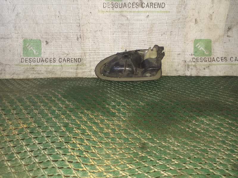 MANETA INTERIOR DELANTERA IZQUIERDA