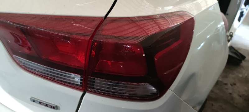 PILOTO TRASERO DERECHO