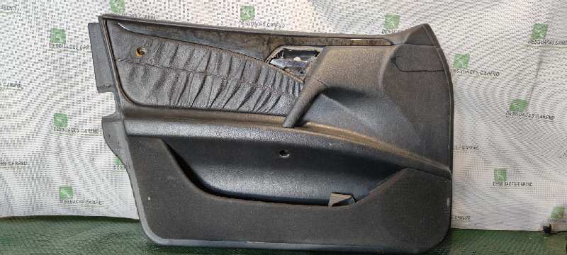 GUARNECIDO PUERTA DELANTERA DERECHA