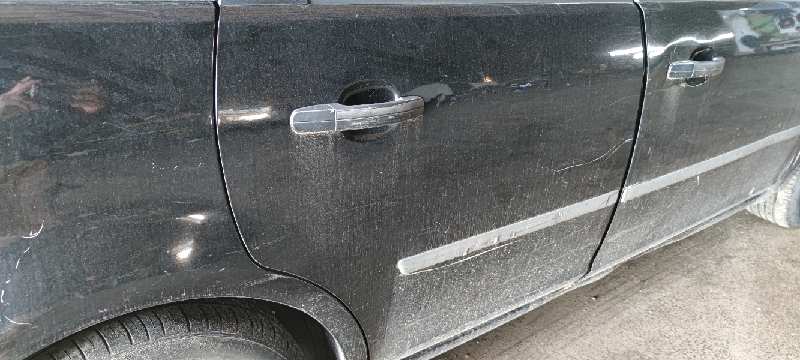 PUERTA TRASERA DERECHA