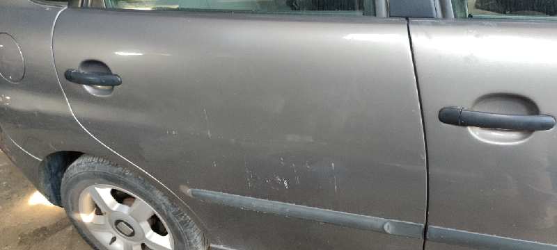 PUERTA TRASERA DERECHA