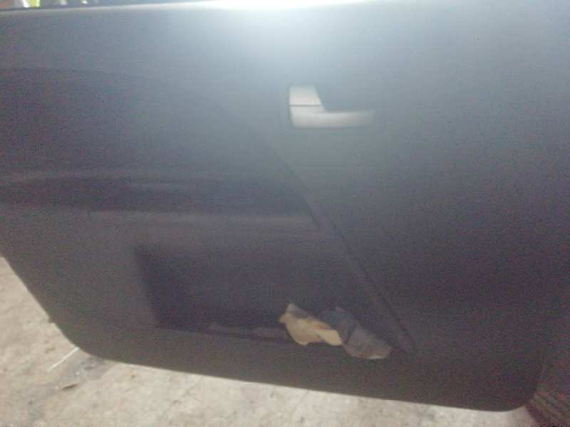 GUARNECIDO PUERTA DELANTERA IZQUIERDA