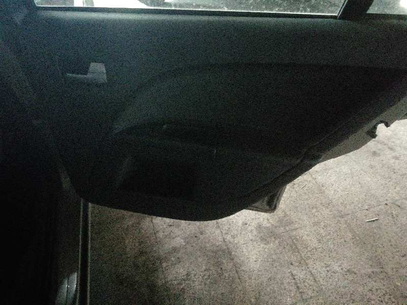 GUARNECIDO PUERTA TRASERA DERECHA