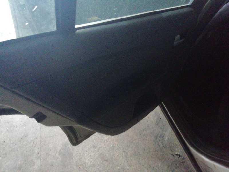 GUARNECIDO PUERTA TRASERA IZQUIERDA