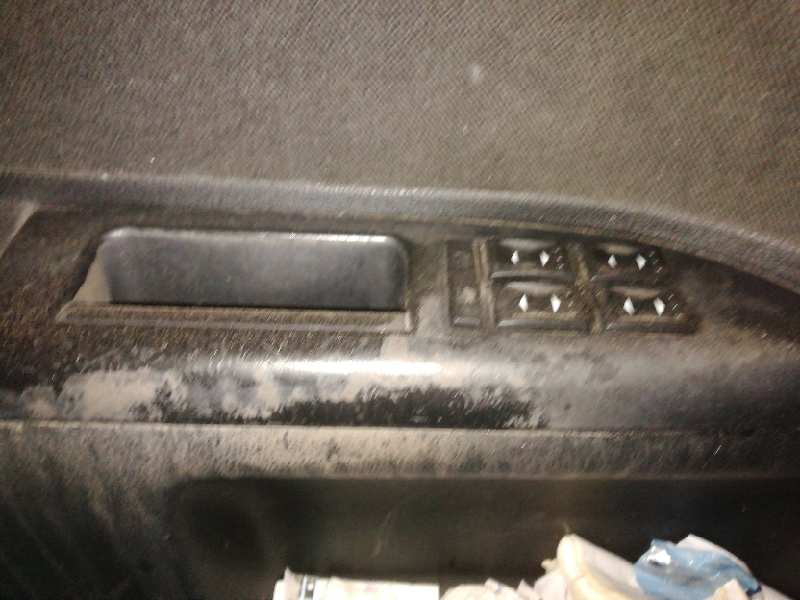 MANDO ELEVALUNAS DELANTERO IZQUIERDO 