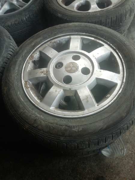 JUEGO DE LLANTAS MITSUBISHI CARISMA BERLINA 4 (DA0)