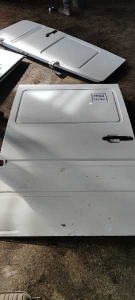 PUERTA LATERAL CORREDERA DERECHA