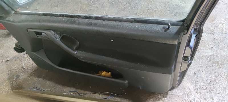 ELEVALUNAS DELANTERO DERECHO