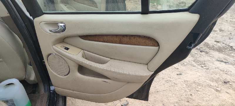 ELEVALUNAS TRASERO DERECHO